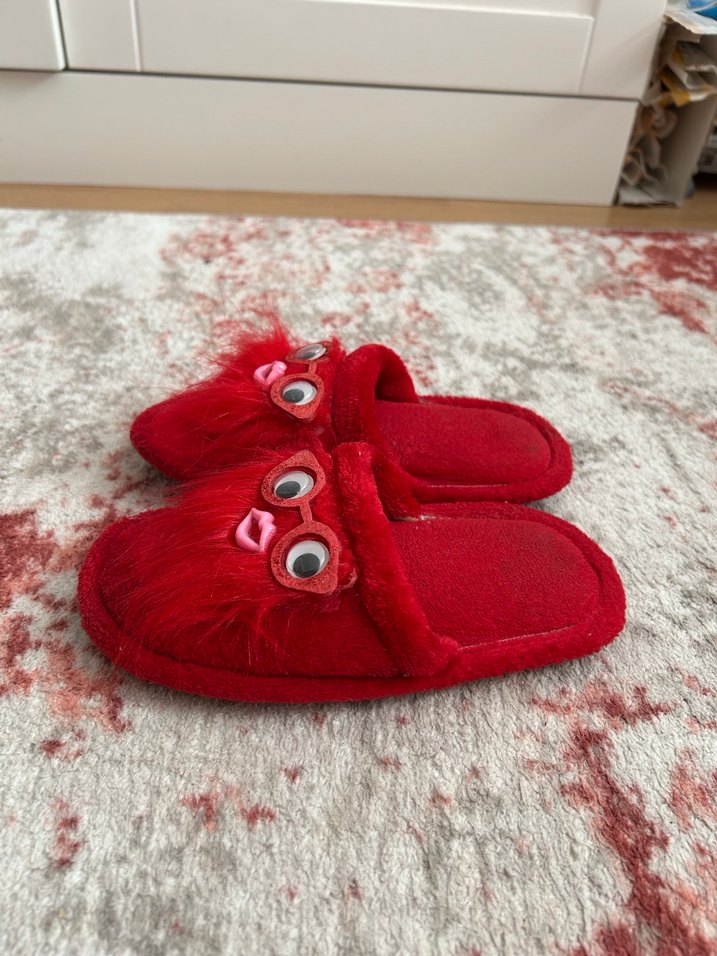 Kız Çocuk Kırmızı Peluş Detaylı Terlik - Görsel 4