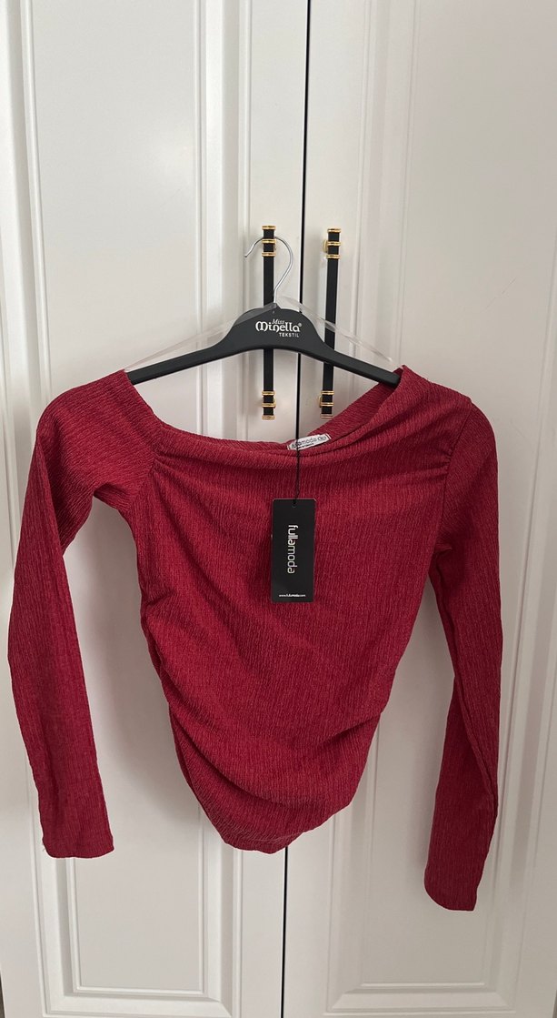 Bordo Fitilli düşük omuz bluz - Görsel 2