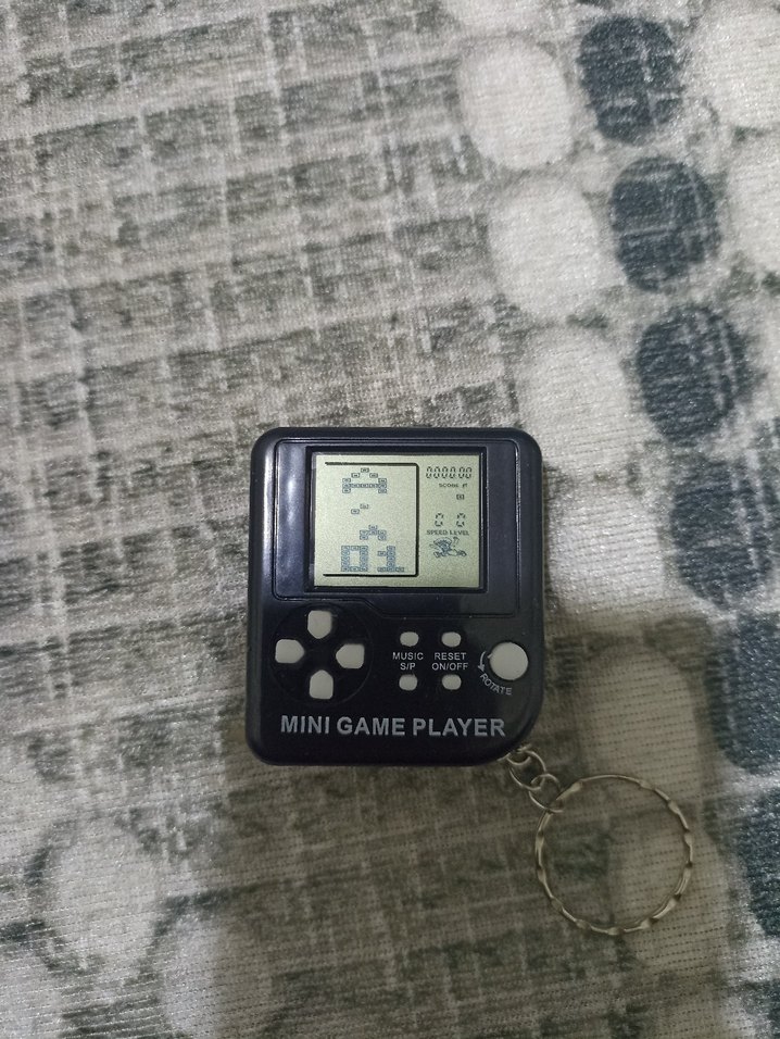 Mini Taşınabilir Oyun Konsolu Anahtarlık - Görsel 2