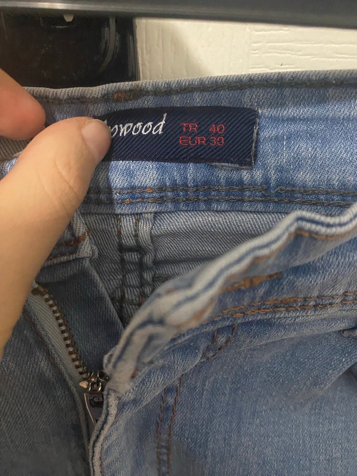 Kadın Mavi Kemerli Slim Fit Denim Pantolon - Görsel 4
