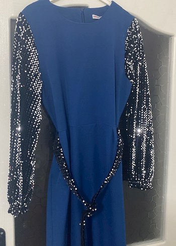 Zincir Detaylı Mavi Uzun Abiye Elbise - Görsel 4