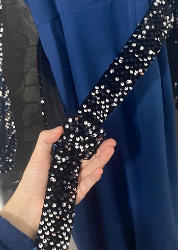 Zincir Detaylı Mavi Uzun Abiye Elbise - Görsel 3