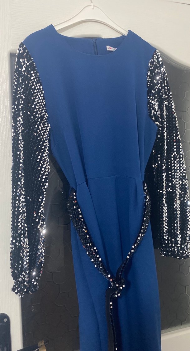 Zincir Detaylı Mavi Uzun Abiye Elbise - Görsel 2