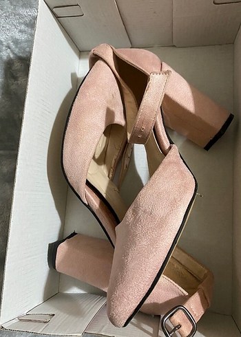 Pembe Süet Tokalı Kadın Topuklu Ayakkabı - Görsel 2