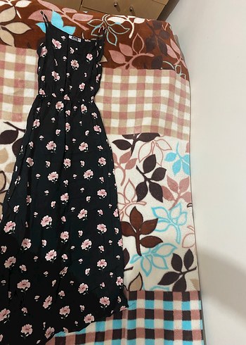 Çiçek Desenli Siyah Uzun Askılı Elbise - Görsel 3