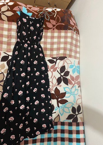 Çiçek Desenli Siyah Uzun Askılı Elbise - Görsel 2