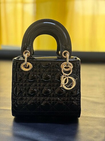 Dior kare çanta