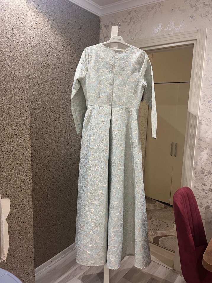 Uzun Kollu Gri Kadın Abiye Elbise - Görsel 2