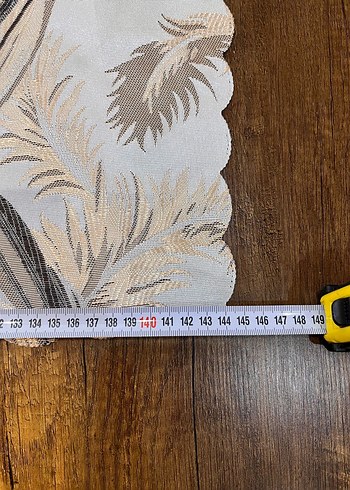 Bej ve Gri Baskılı Masa ranır - Görsel 2