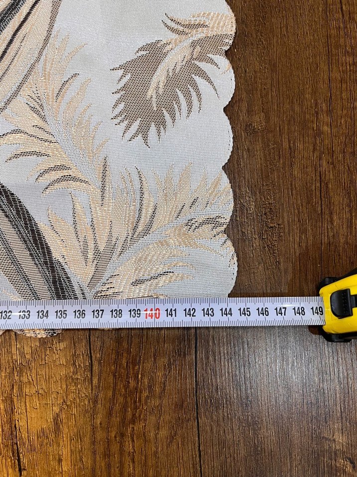 Bej ve Gri Baskılı Masa ranır - Görsel 2