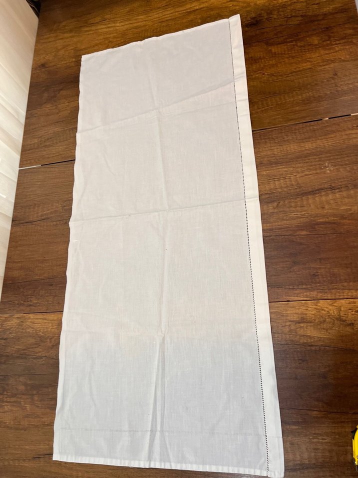 Nakışlı Beyaz Masa Örtüsü - Görsel 3