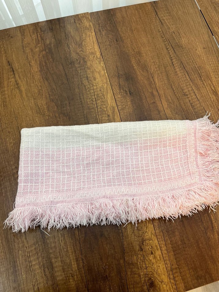 Bej Tonlarında Bağlama Desenli Masa örtüsü - Görsel 4