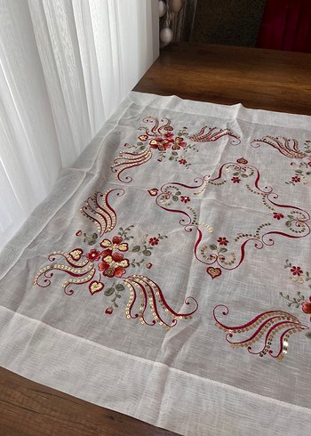 Nakışlı Beyaz Masa Örtüsü - Görsel 3