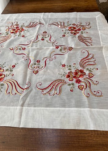 Nakışlı Beyaz Masa Örtüsü - Görsel 4
