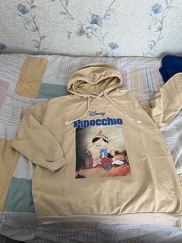 LC Waikiki Pinokyo swetshirt