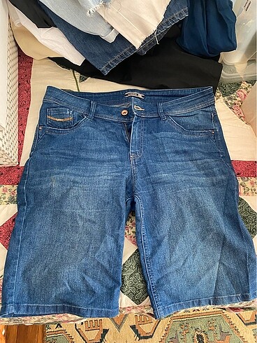 LC Waikiki kapri 42 beden lc waikiki diz üstü şort