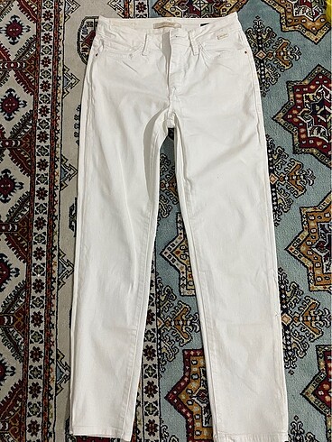 Mavi marka beyaz kot pantalon