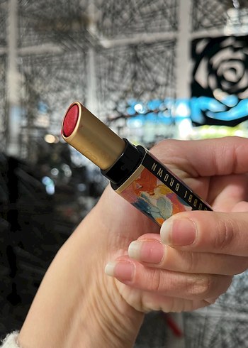 Bobbi Brown kırmızı ruj - Görsel 2