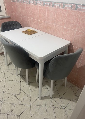 Beden Sıfır yemek masası