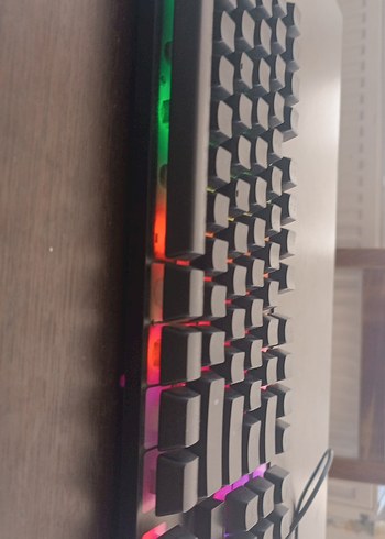 Rgb mekanik hissiyatlı klavye yeni gibi sorunsuz - Görsel 2