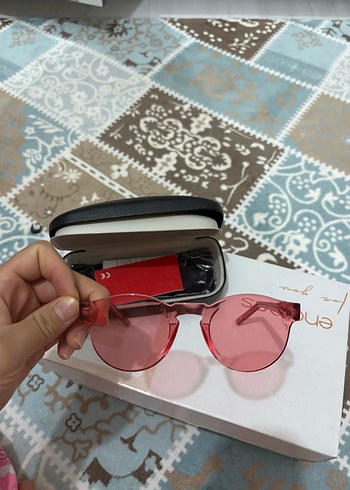 Parlak Pembe Minimalist Kadın Güneş Gözlüğü