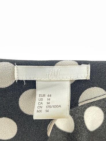 44 Beden çeşitli Renk H&M Kısa Elbise %70 İndirimli.