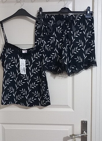 Şortlu pijama takımı