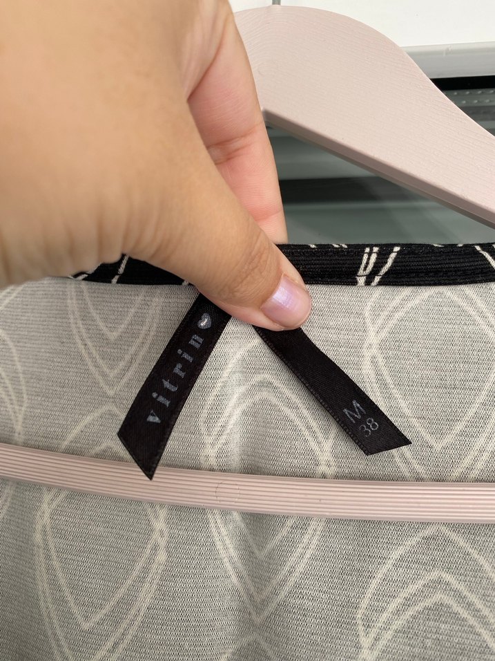 Kemerli Siyah Beyaz Elbise - Görsel 2