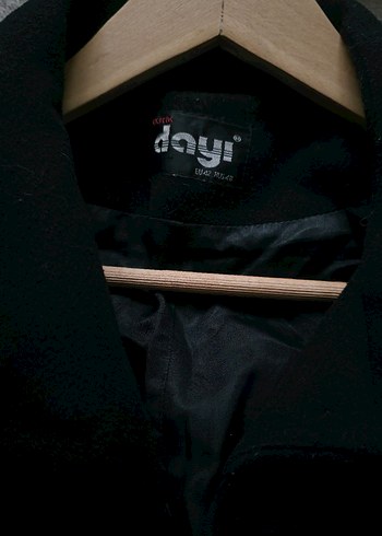 Siyah Düğmeli Kaşe Kaban - Görsel 3