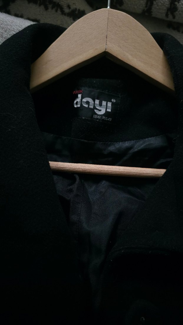 Siyah Düğmeli Kaşe Kaban - Görsel 3