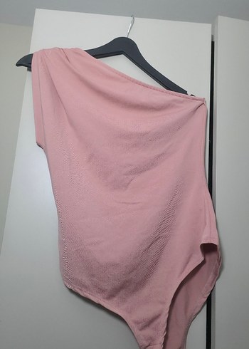 Pembe Drapeli Body