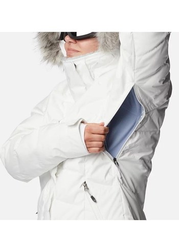 Beyaz Kürklü Kapüşonlu Kadın Kış Montu - Görsel 3