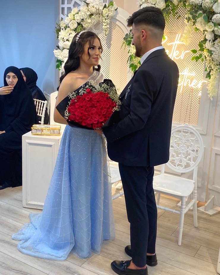 Mavi Uzun Drapeli Straplez Nişan Elbisesi - Görsel 4