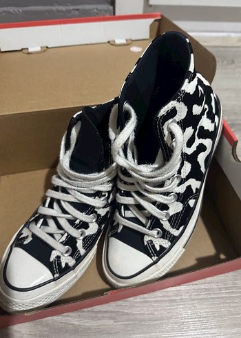 36,5 Beden beyaz Renk Zebra Desenli Converse Kadın Spor Ayakkabı