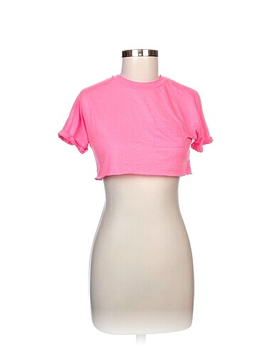Pull and Bear T-shirt %70 İndirimli.