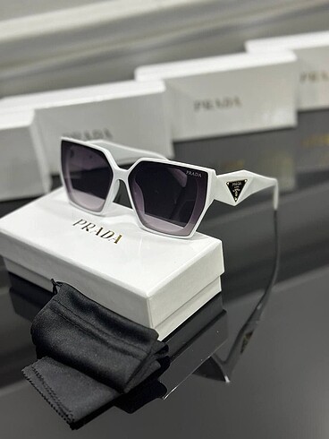 Prada Gözlük