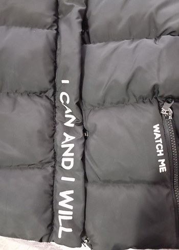 Siyah Kapüşonlu Kısa Kadın Kışlık Mont - Görsel 3