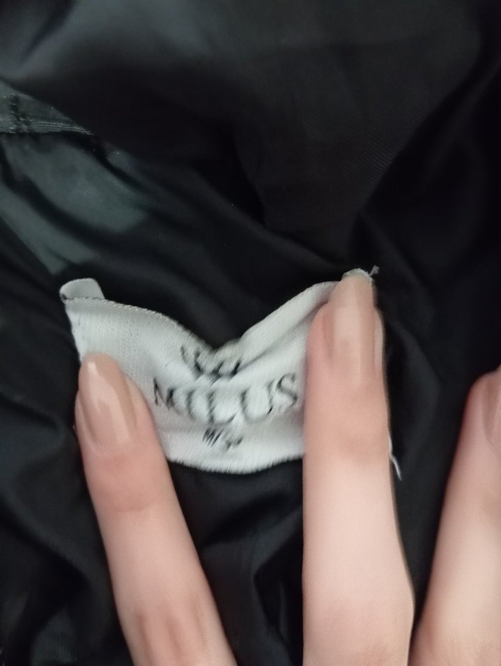 Siyah Kapüşonlu Kısa Kadın Kışlık Mont - Görsel 4