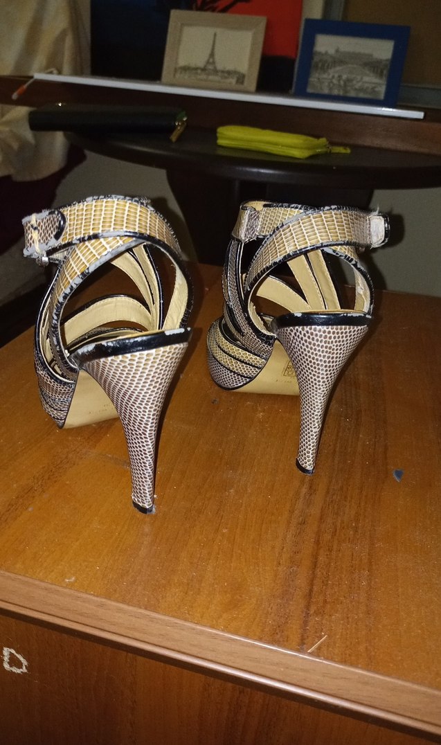 Yılan Desenli Bej Gri Topuklu Kadın Ayakkabı - Görsel 3