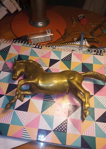 Parlak Altın At Figürü - Görsel 4