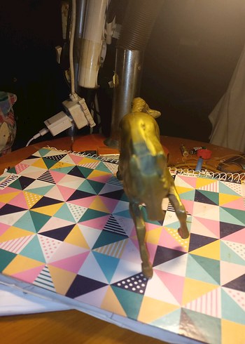 Parlak Altın At Figürü - Görsel 8