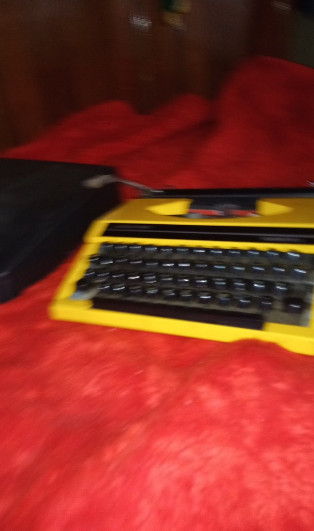 Sarı Olivetti-REED Daktilo - Görsel 5