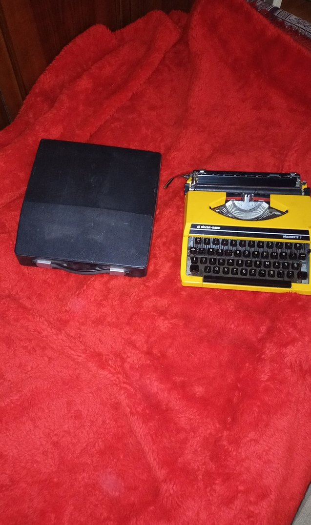 Sarı Olivetti-REED Daktilo - Görsel 2