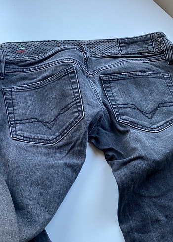 Gri Kemerli Normal Kesim Kadın Kot Pantolon - Görsel 4