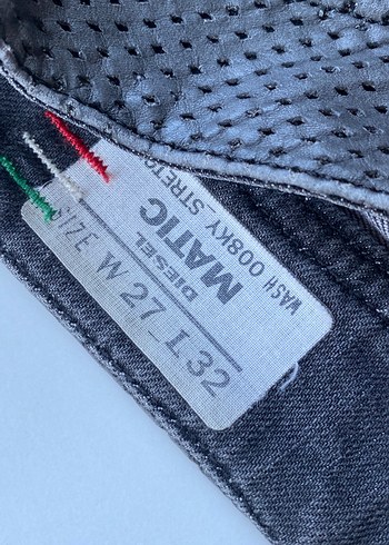 Gri Kemerli Normal Kesim Kadın Kot Pantolon - Görsel 3