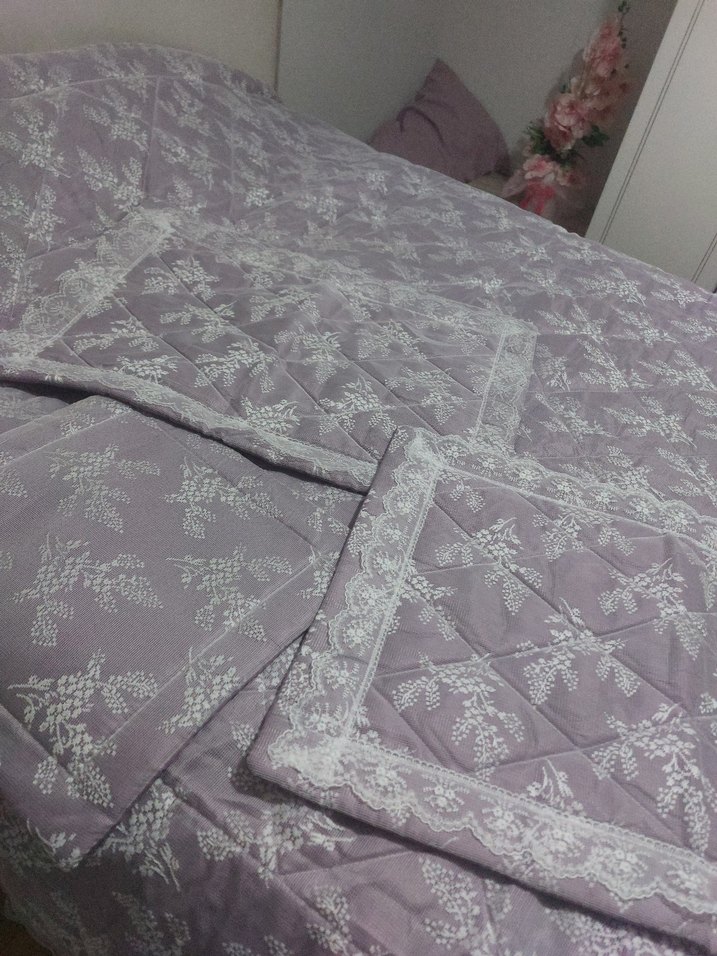 İşlemeli Pastel Mor Yatak Örtüsü - Görsel 3