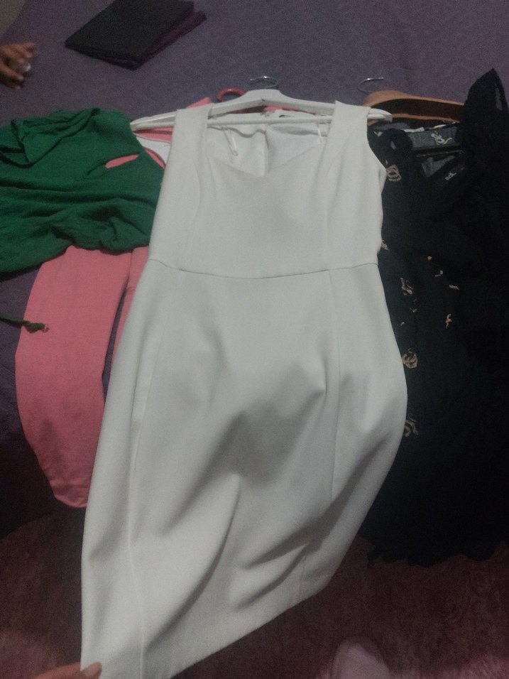 Beyaz V Yaka Drapeli Kolsuz Kalem Elbise - Görsel 2