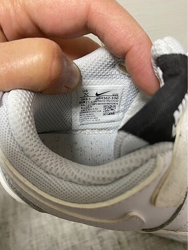 24 Beden beyaz Renk Nike çocuk ayakkabı