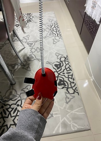 Kırmızı Tüylü Kedi Oyuncağı - Görsel 2