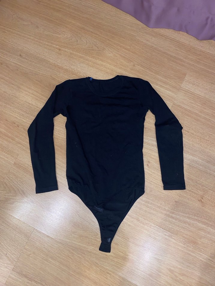 Siyah çıtçıtlı kadın badi - Görsel 2